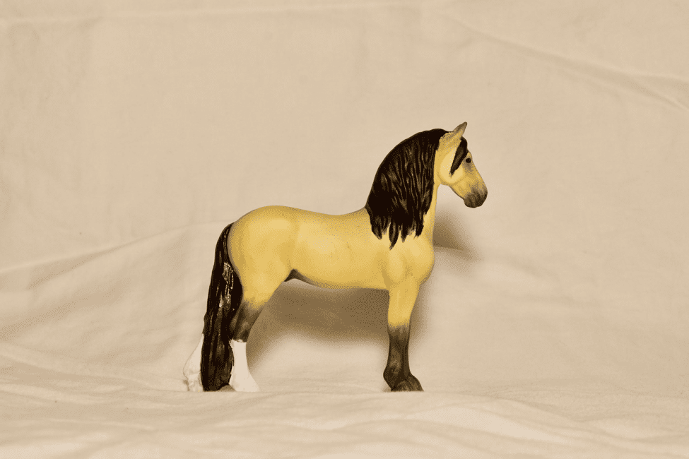 How to Customize a Breyer Stablemate Model in 12 Easy Steps - Horse Rookie
