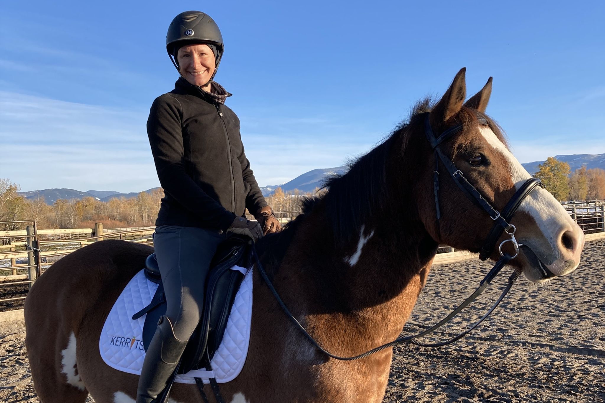 Sit Tall & Kick On (Equestorian Back Brace Rider Review) Horse Rookie